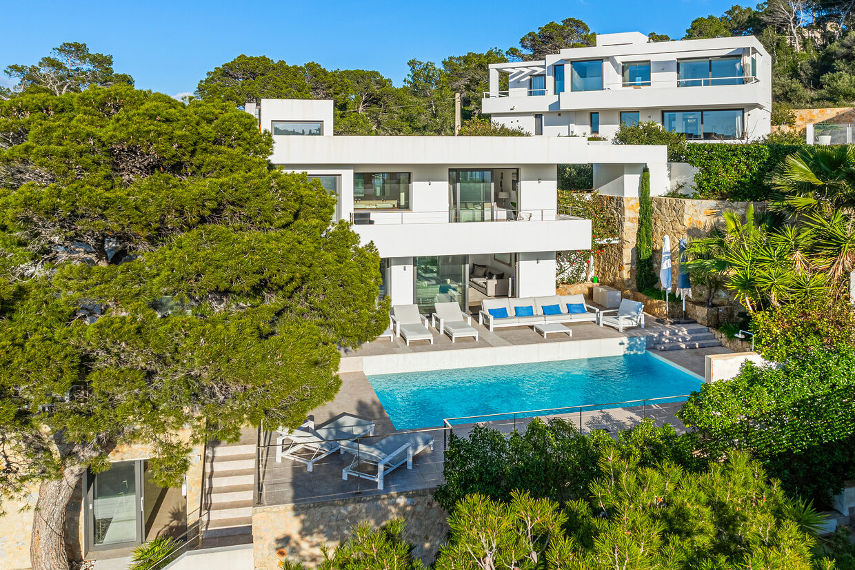 Exclusive villa with stunning sea views